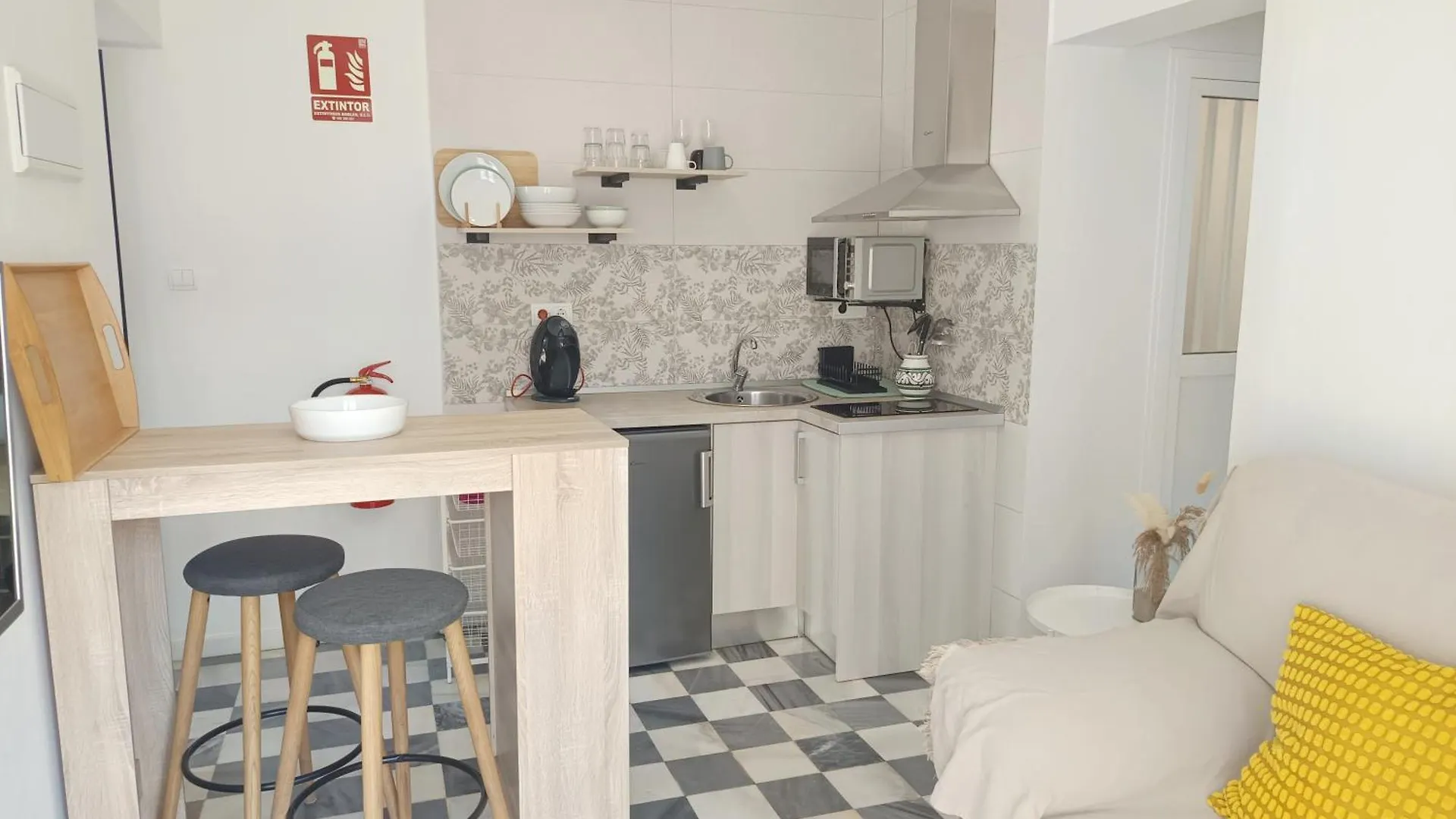 Estudio Porto San José 0*,